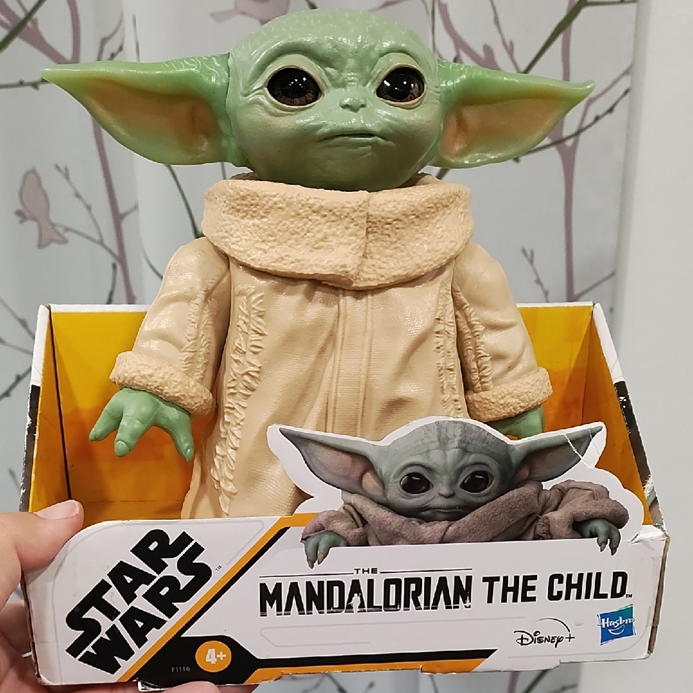 Star Wars The Mandalorian The Child Figure - Green and Cream
